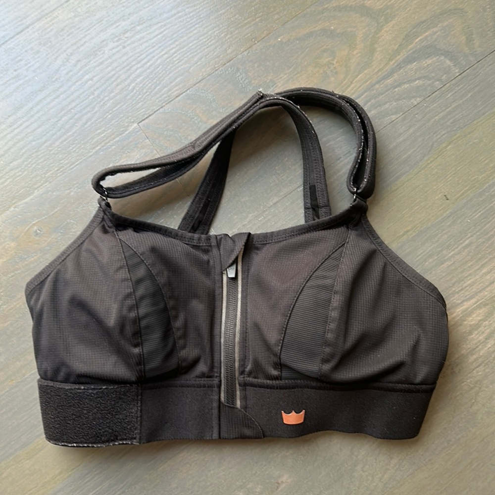 SHEFIT! Woman’s Adjustable Ultimate Sports Bra!